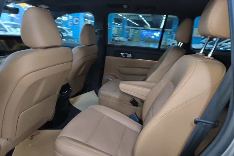 理想汽车 理想ONE 2021款 增程6座版中控内饰7004