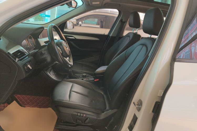 宝马X1 2019款 sDrive18Li 时尚型局部细节19