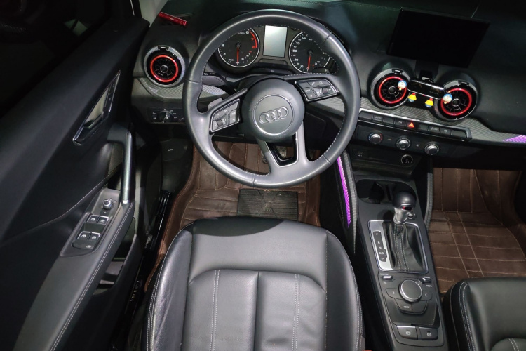 奥迪Q2L 2022款 35 TFSI 进取致雅型中控内饰13