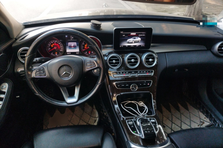 奔驰C级 2017款 改款 C 180 L 时尚型中控内饰12