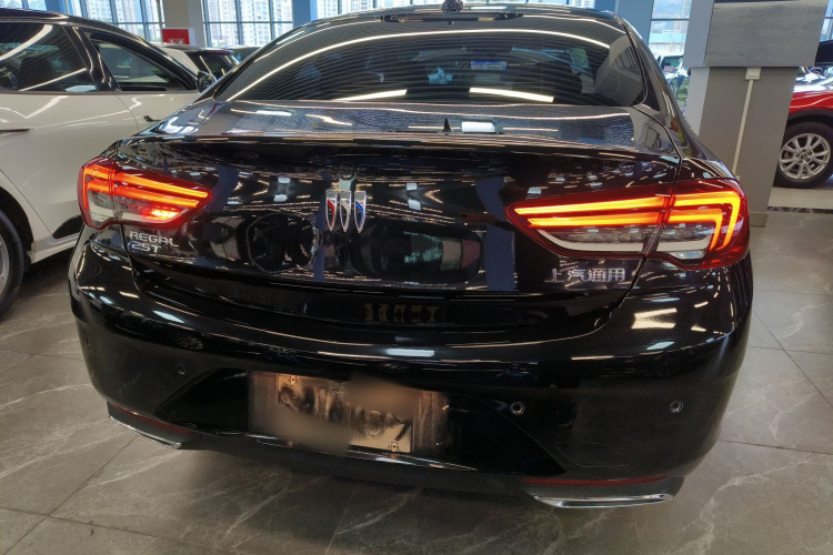 别克 君威 2024款 25T 超享版车身外观6