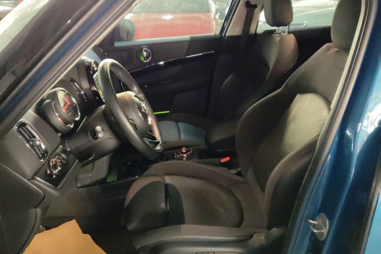 MINI Countryman 2017款 1.5T COOPER ALL4 探险家局部细节19