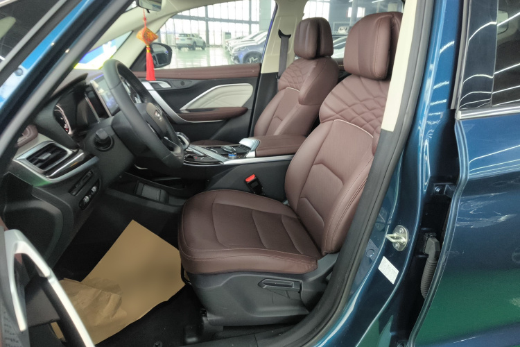 吉利汽车 嘉际新能源 2022款 1.5TD PHEV 白金舒适型局部细节19