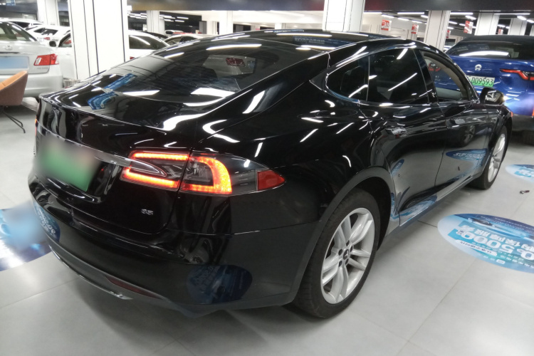 特斯拉 2014款 Model S 85车身外观7
