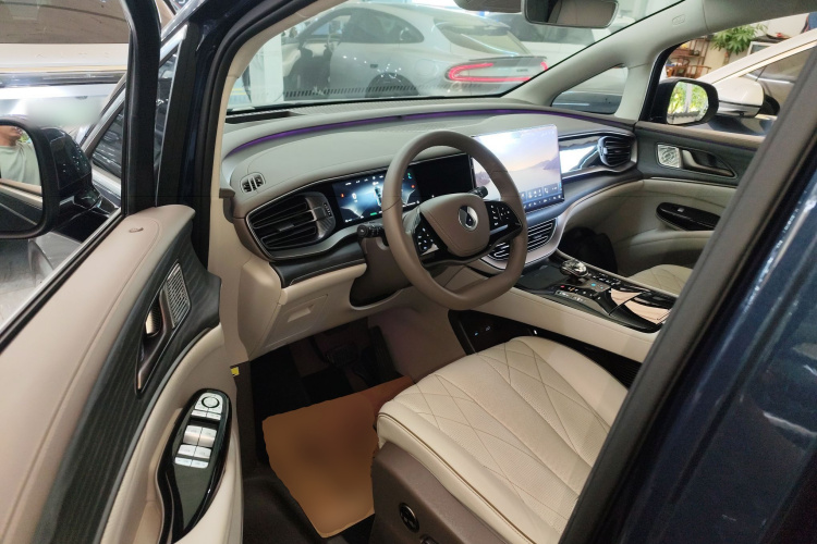 腾势D9 2022款 DM-i 970 四驱旗舰型中控内饰7003