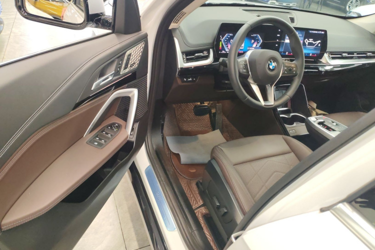 宝马X1 2024款 sDrive25Li X设计套装中控内饰20