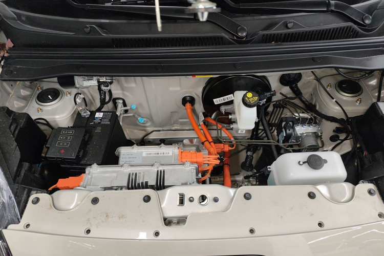 五菱汽车 宏光MINIEV 2025款 四门版 进阶款机舱底盘24