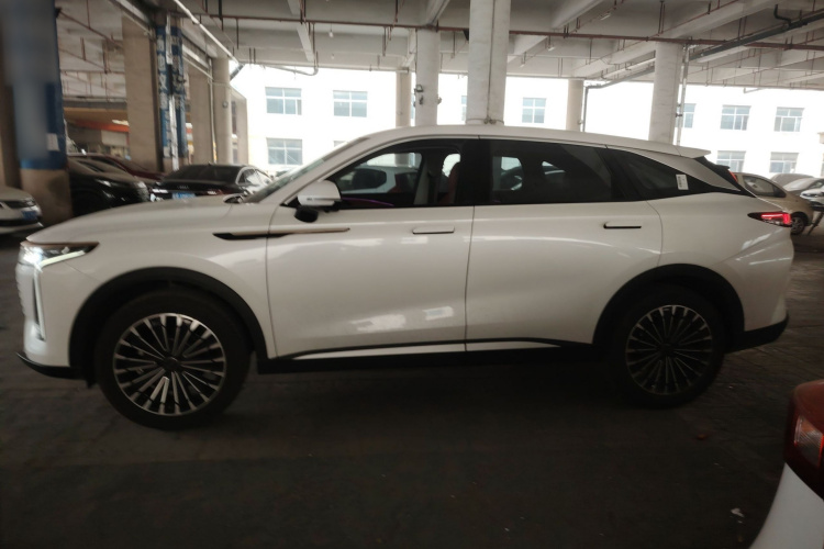 星途瑶光 2023款 400T 两驱优享飞鱼版车身外观4