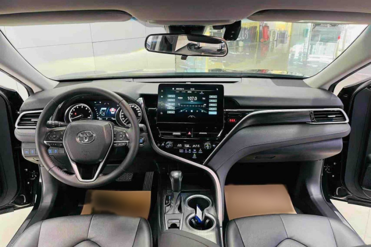 丰田 凯美瑞 2021款 2.0G 豪华版中控内饰7002