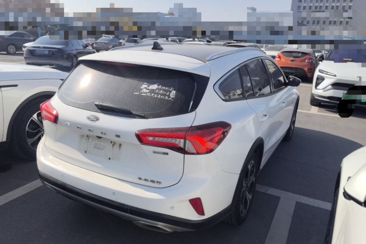 福特 福克斯 2021款 猎装版 EcoBoost 180 自动猎潮型车身外观6005
