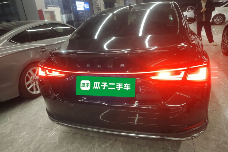 雷克萨斯ES 2025款 300h 臻享版车身外观6004