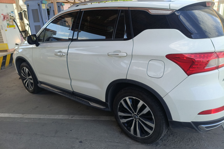 广汽传祺 传祺GS4新能源 2017款 1.5L PHEV尊享版车身外观4