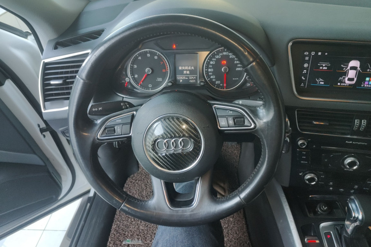 奥迪Q5 2016款 40 TFSI 技术型局部细节13