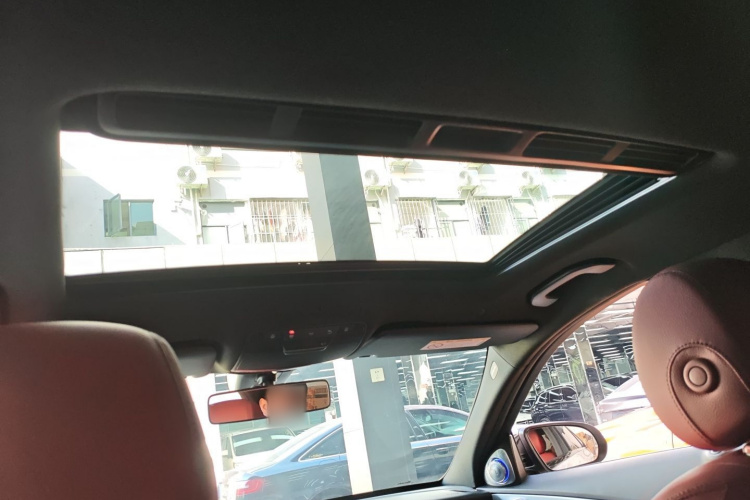 奔驰C级 2019款 C 260 运动版局部细节22