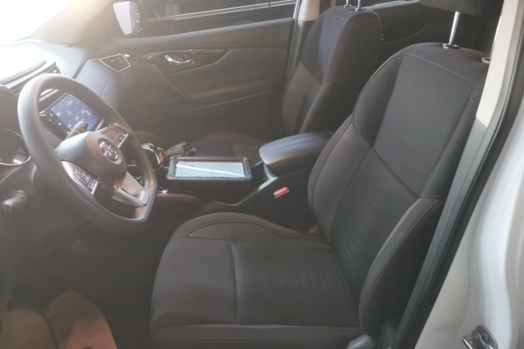 日产 逍客 2019款 2.0L CVT智享版中控内饰19