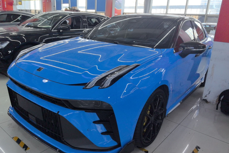 领克03 2023款 03+ 2.0TD 自动Cyan定制版性能套装车身外观1