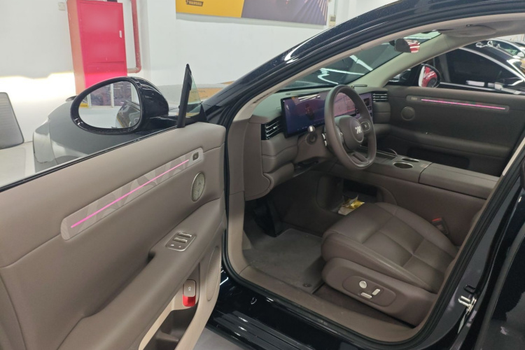 智己汽车 智己LS6 2026款 增程 66 Max+中控内饰7003