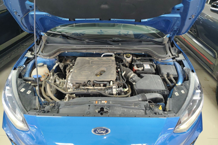 福特 福克斯 2020款 两厢 EcoBoost 180 自动ST Line机舱底盘24