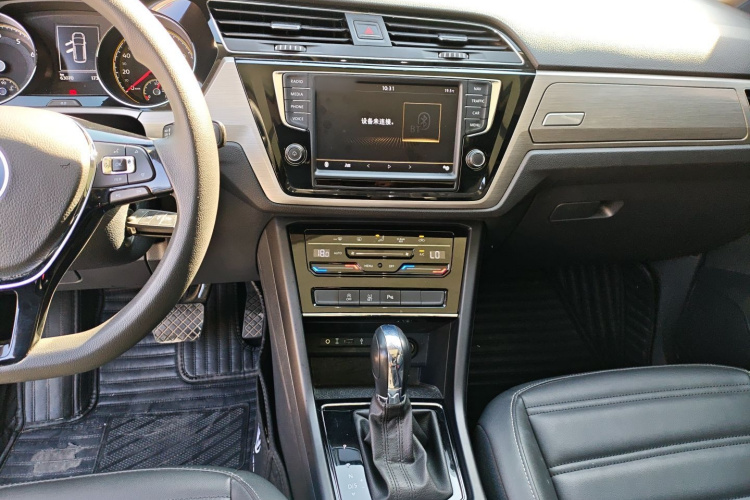 大众 2021款 途安L 280TSI DSG舒适版 7座局部细节16