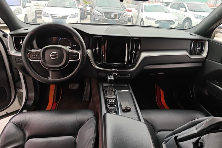 沃尔沃XC60 2021款 T5 四驱智逸运动版中控内饰7002