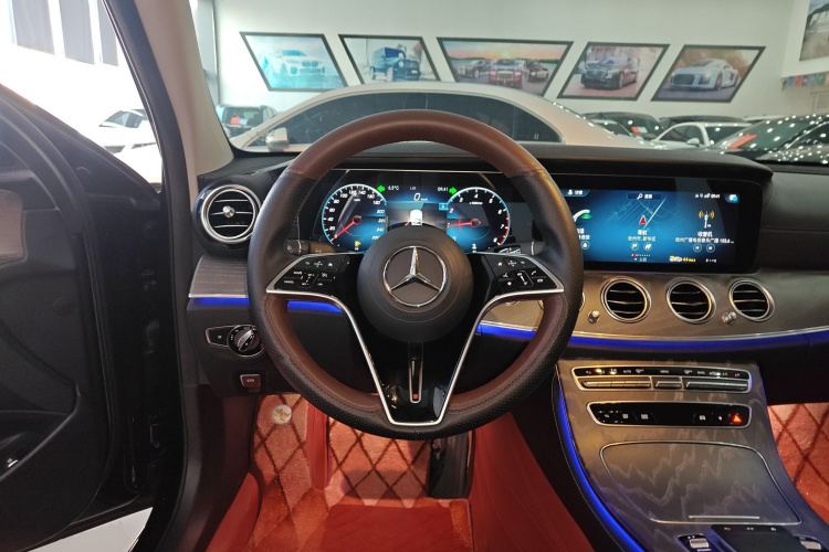 奔驰E级 2021款 改款 E 260 L 4MATIC中控内饰13