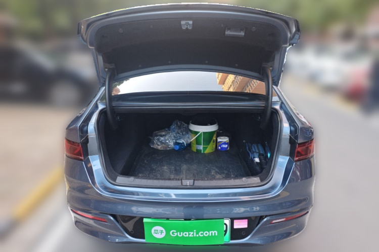 比亚迪 秦PLUS 2024款 荣耀版 DM-i 55KM领先型中控内饰23