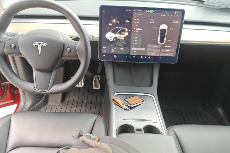 特斯拉 Model Y 2022款 后轮驱动版中控内饰12
