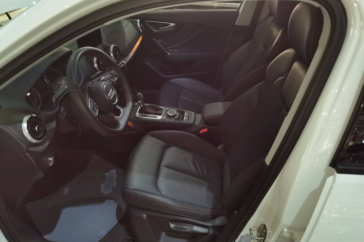 奥迪Q2L 2023款 35TFSI 进取动感型局部细节19