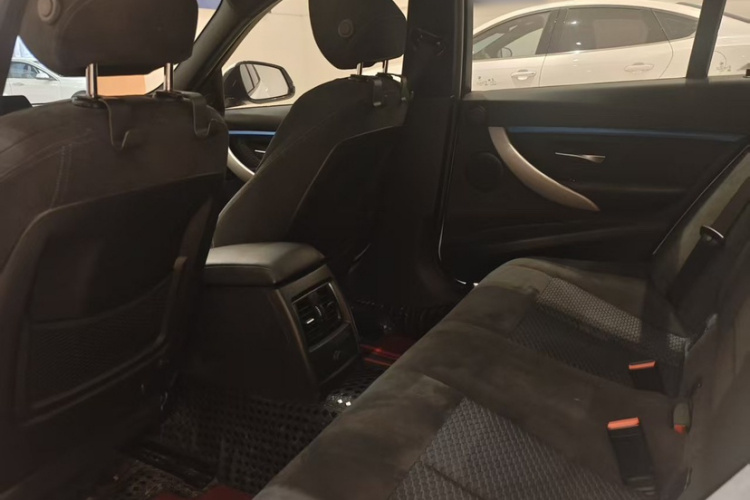 宝马3系 2018款 320i M运动套装中控内饰7001