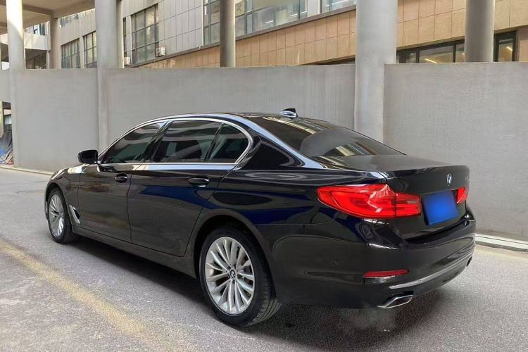 宝马5系 2019款 改款 530Li 尊享型 豪华套装车身外观6003