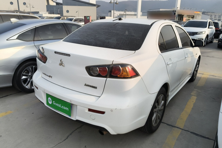 三菱 翼神 2013款 时尚版 1.8L CVT舒适型车身外观7