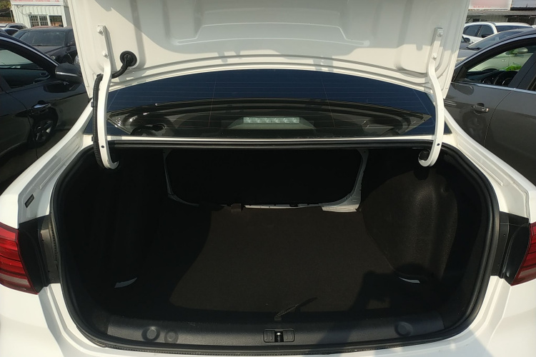 大众 2019款 朗逸启航 1.5L 自动风尚版 国VI机舱底盘23