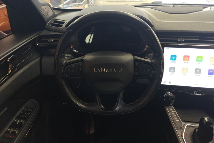 领克01 2021款 2.0TD 四驱暗夜版中控内饰13