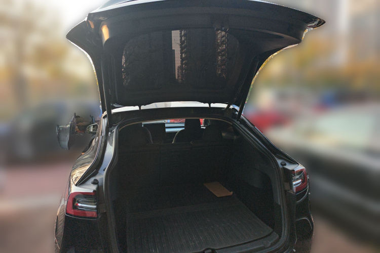 特斯拉 Model Y 2023款 后轮驱动版中控内饰23