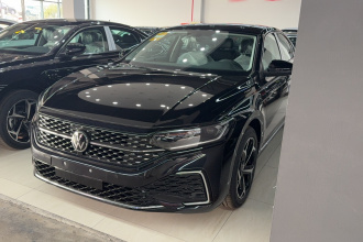 大众 帕萨特 2025款 出众款 330TSI 精英版