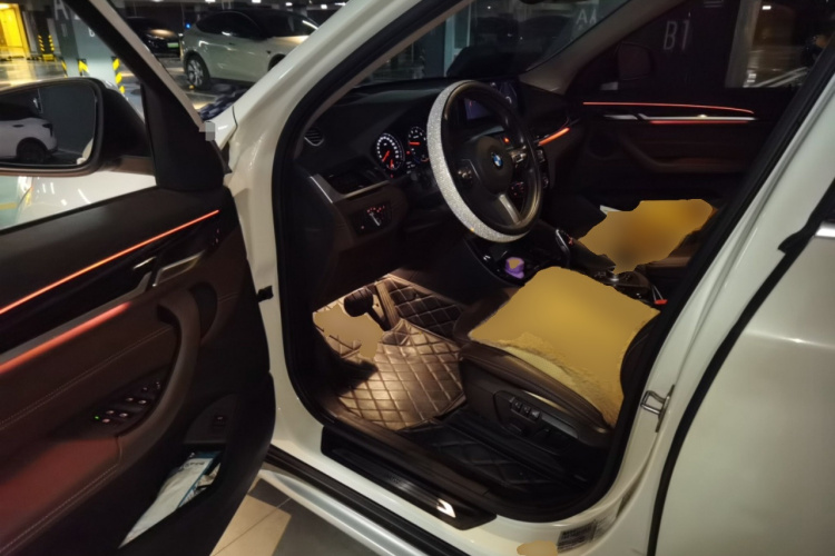 宝马X1 2020款 xDrive25Li 尊享型中控内饰20