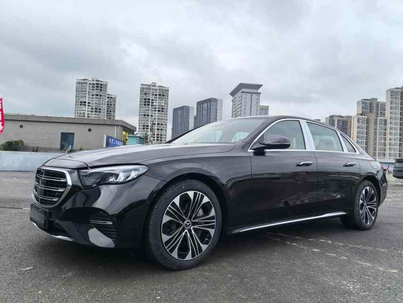 奔驰E级新能源 2024款 E 350 e L 插电式混合动力轿车(1)