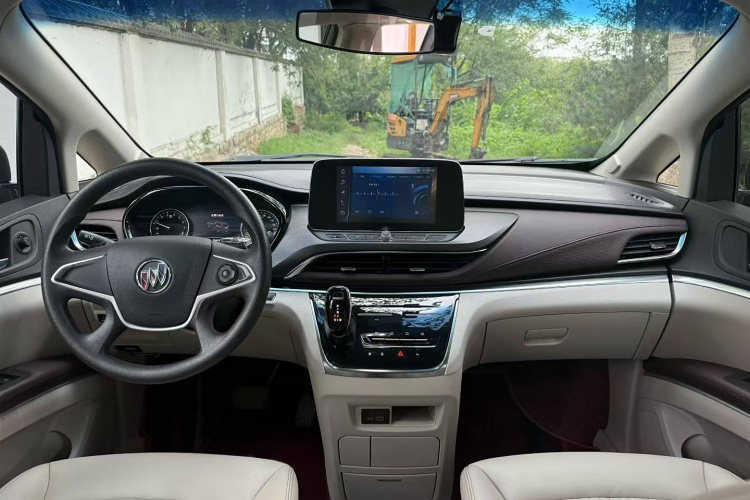 别克GL8 2021款 陆上公务舱 652T 舒适型中控内饰7001