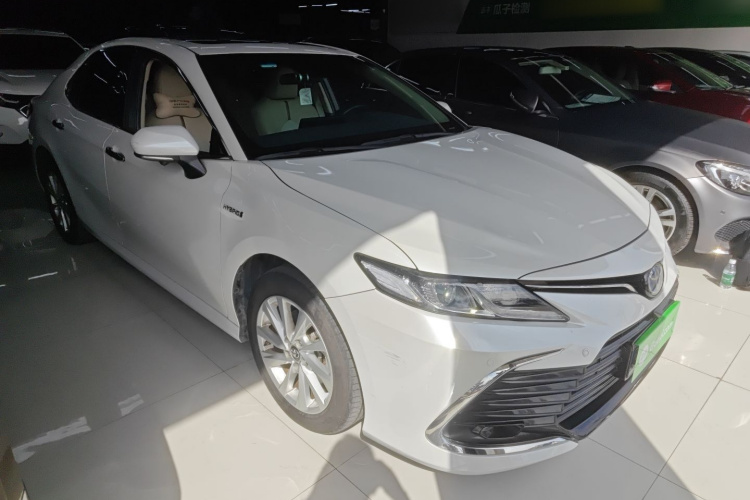 丰田 凯美瑞 2021款 双擎 2.5HGVP 领先版车身外观3