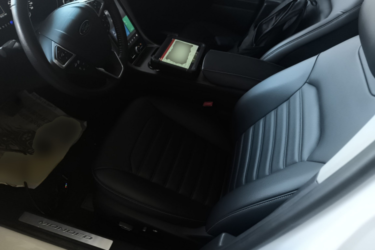 福特 蒙迪欧 2020款 EcoBoost 180 时尚型中控内饰19