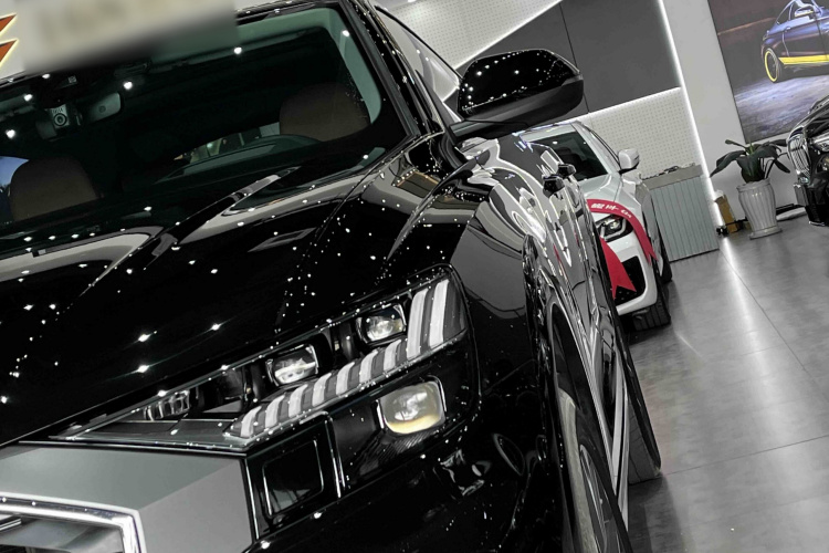 奥迪Q8 2023款 55 TFSI 豪华动感型车身外观6006