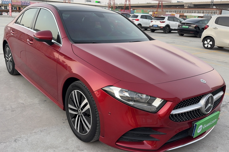 奔驰A级 2019款 A 180 L 运动轿车车身外观6002