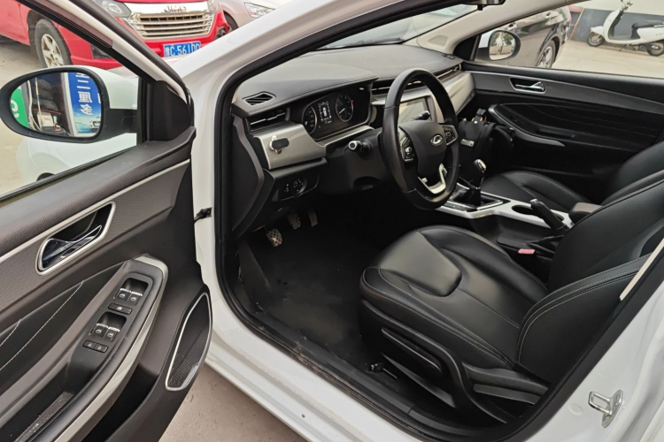 奇瑞 艾瑞泽5 2019款 PRO 1.5L 手动自在版 国VI中控内饰20