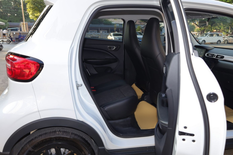 零跑汽车 零跑T03 2025款 310舒享版中控内饰7008