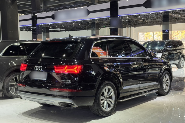 奥迪Q7 2018款 45 TFSI 技术型车身外观6001