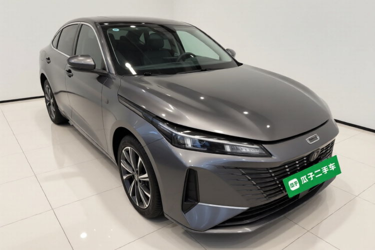 长安 逸动 2025款 蓝鲸 1.5T 500Bar尊贵型车身外观3