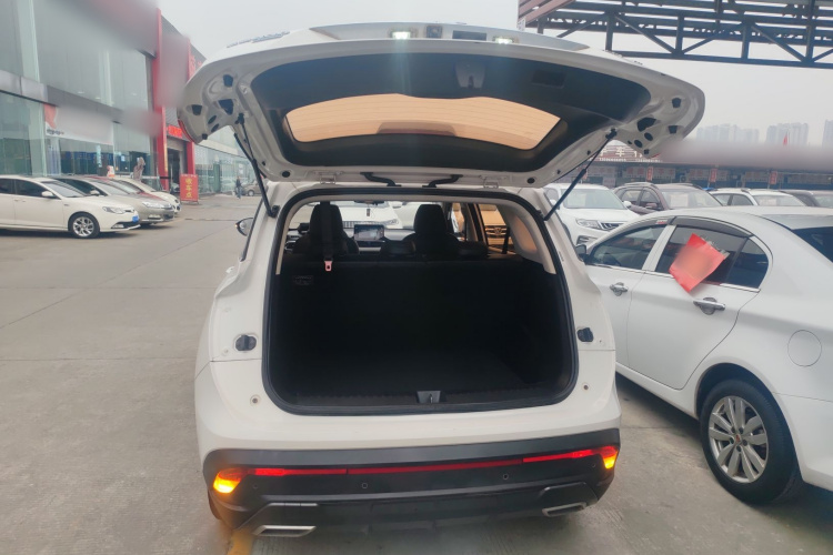 宝骏530 2019款 1.5T CVT豪华型 国V机舱底盘23