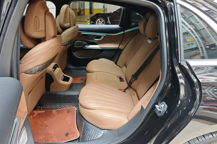 奔驰E级 2024款 E 300 L 时尚型中控内饰7004