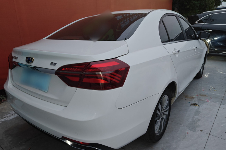 吉利汽车 帝豪 2018款 1.5L CVT向上互联版车身外观7