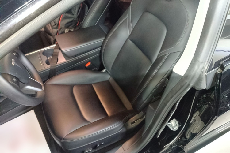 特斯拉 Model 3 2022款 后轮驱动版局部细节19